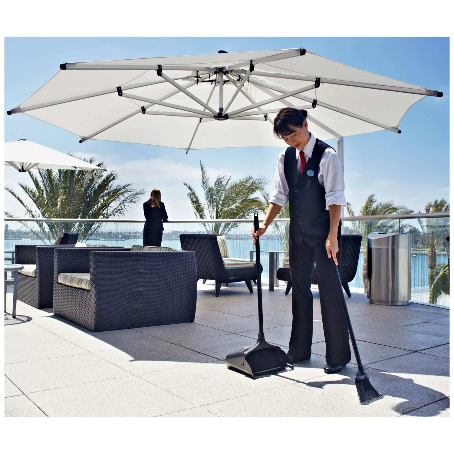 Rubbermaid Lobby Pro Dust Pan And Broom Set 5 Rubbermaid Lobby Pro Dust Pan And Broom Set - Image 5